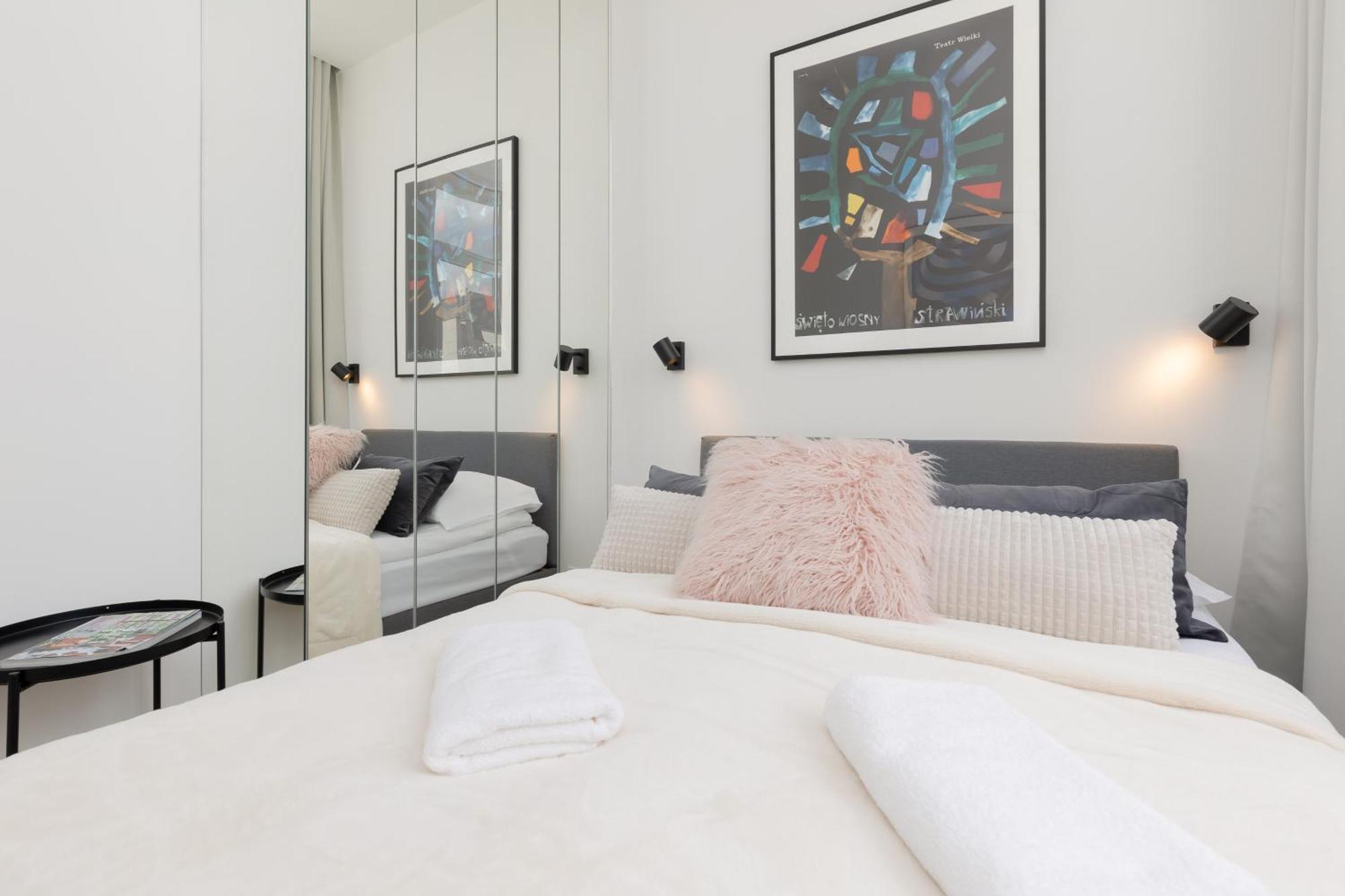 City Panorama Spacious Apartment By Renters Prestige Varşova Dış mekan fotoğraf